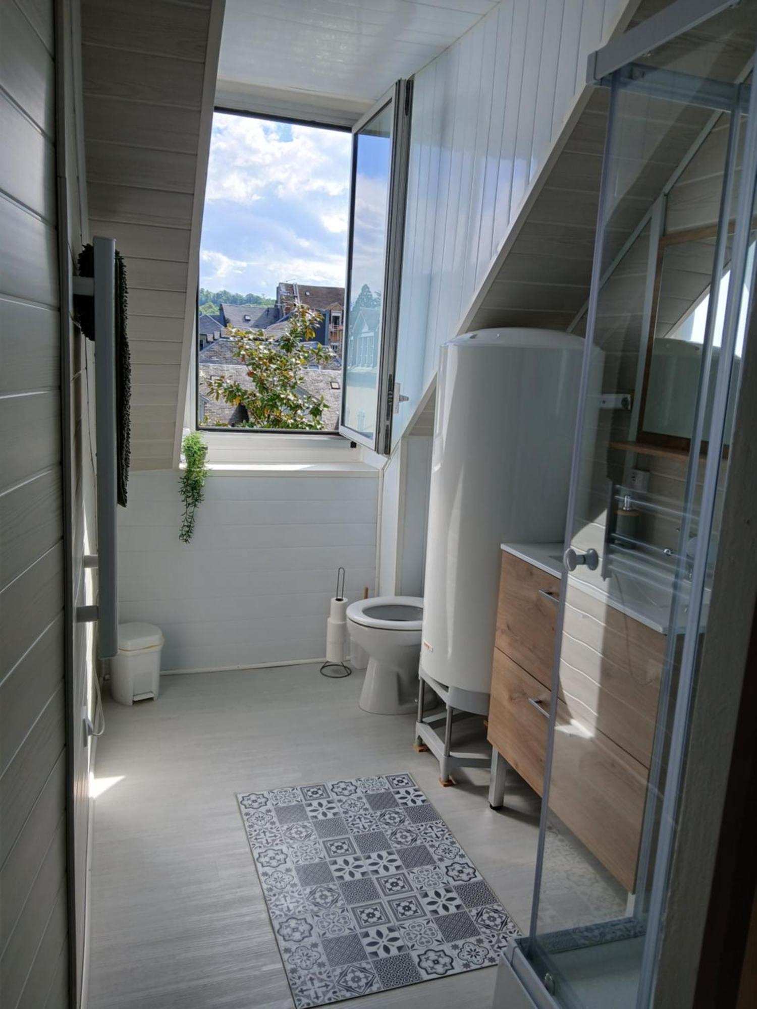 Charmant Appartement Au Centre De Bagneres-De-Bigorre Bagian luar foto
